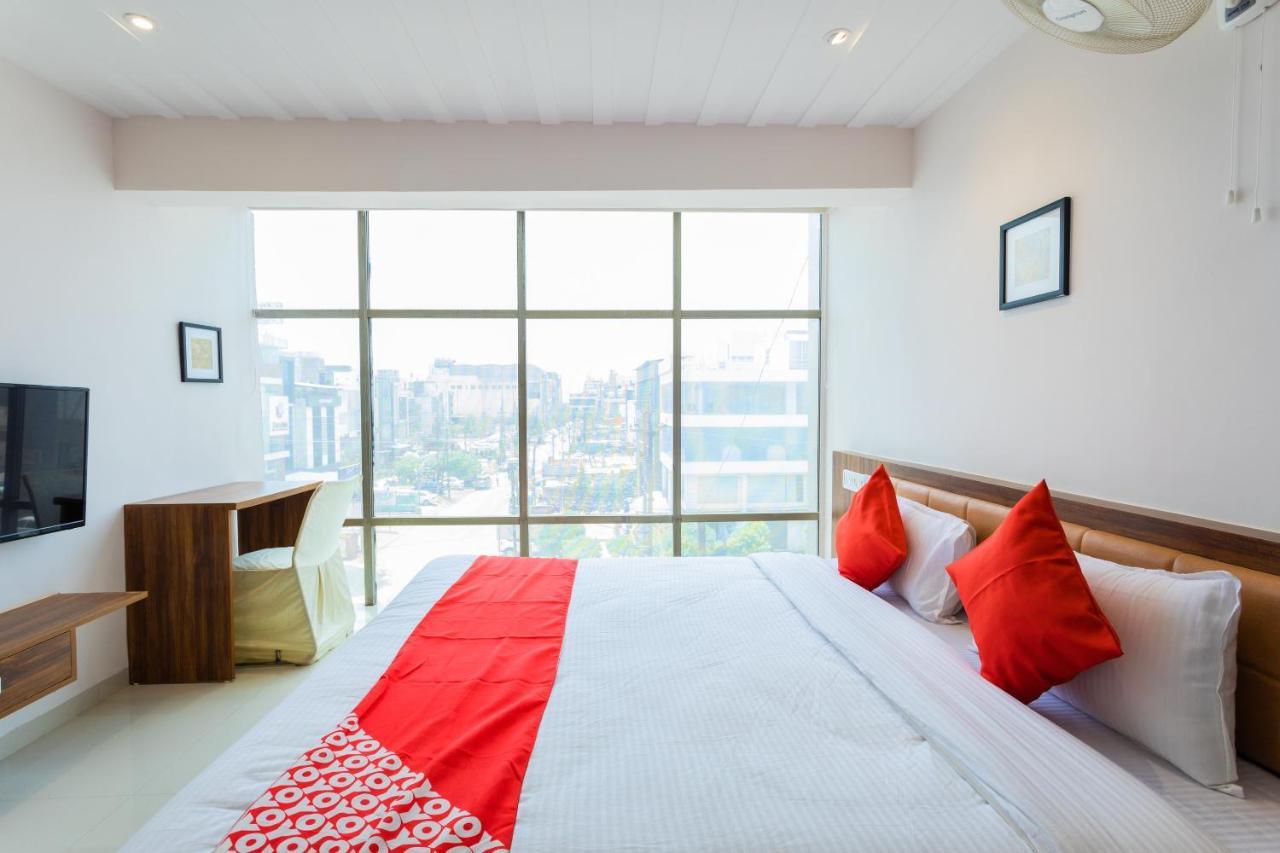 โอโย 29585 เดอะ คลิฟ Hotel อินดอร์ ภายนอก รูปภาพ