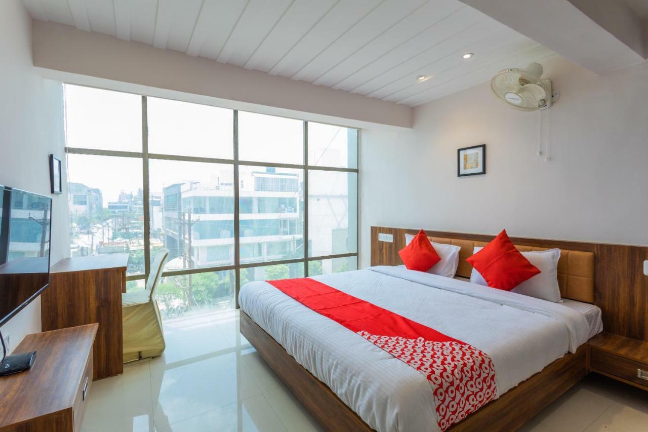 โอโย 29585 เดอะ คลิฟ Hotel อินดอร์ ภายนอก รูปภาพ